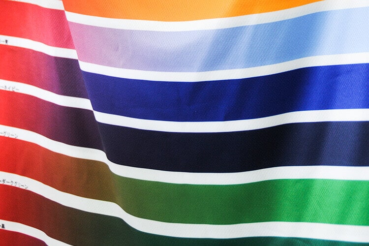 カラーバーで構成された昇華転写テスト生地